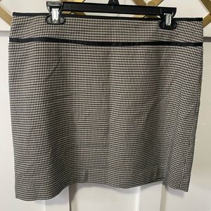 Loft 12P skirt. Excellent condition